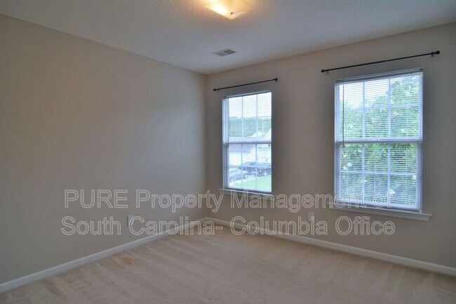Building Photo - 210 Kingston Forest Dr