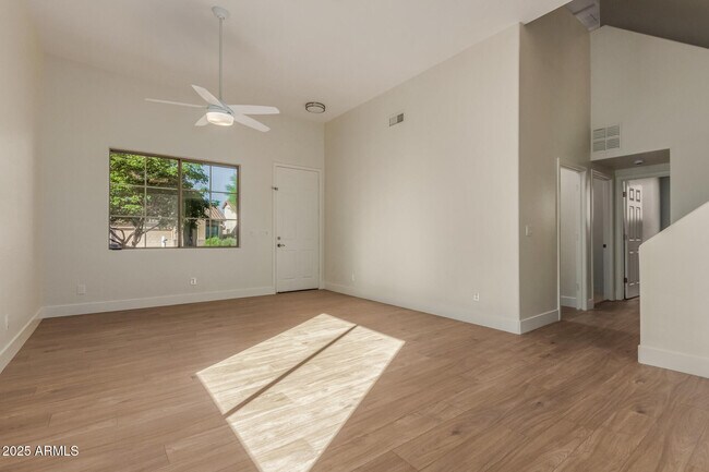 Building Photo - 40809 N Raleigh Ct