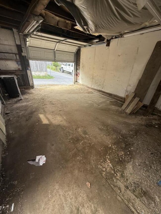 Building Photo - COMING SOON! 3 Bedroom in Newport, PA!