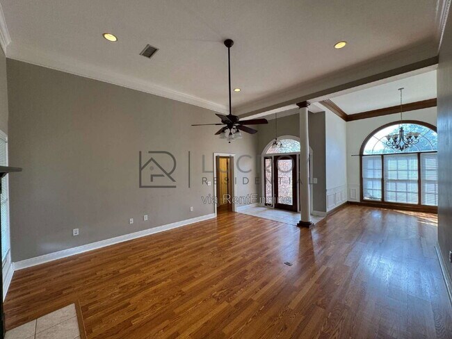 Building Photo - 103 Canter Cove