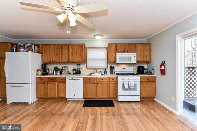 Building Photo - 722 Glenside Dr