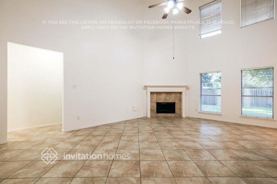 Building Photo - 8618 Discus Dr