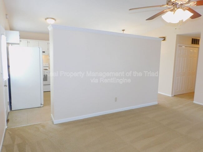 Building Photo - 905 Tipperary Dr