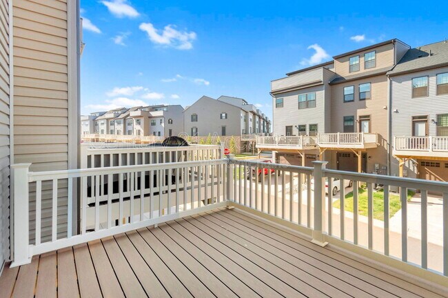 Building Photo - 14024 Sunrise Valley Dr