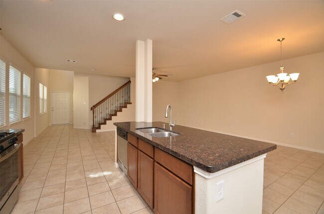 Building Photo - 8335 Columbia Forest Dr