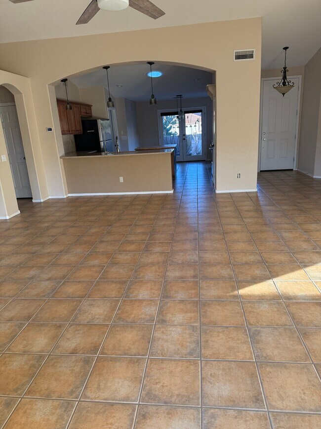 Building Photo - 2384 E Bonita Canyon Dr