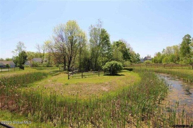 Building Photo - 616 Lois Ln