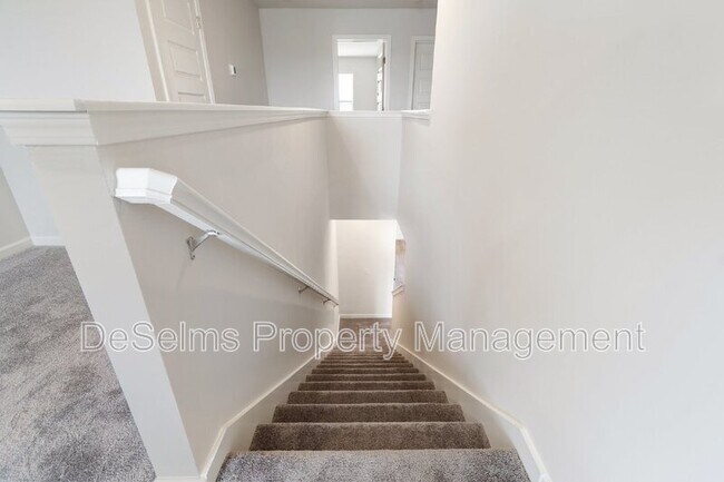 Building Photo - 431 Alcott Wy