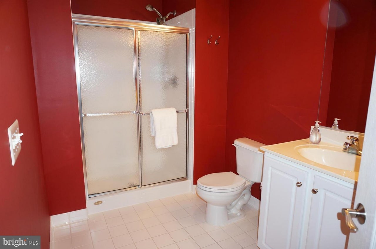 Master Bath - 5801 Clipper Ln