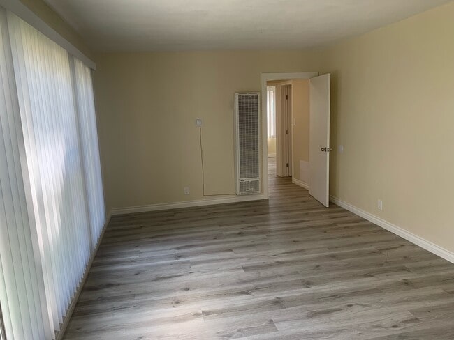 Building Photo - 2228 Thurman Ave