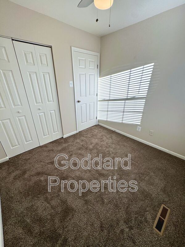 Building Photo - 8843 Hayshed Ln