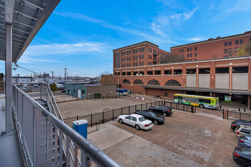 Building Photo - 316 4th St S