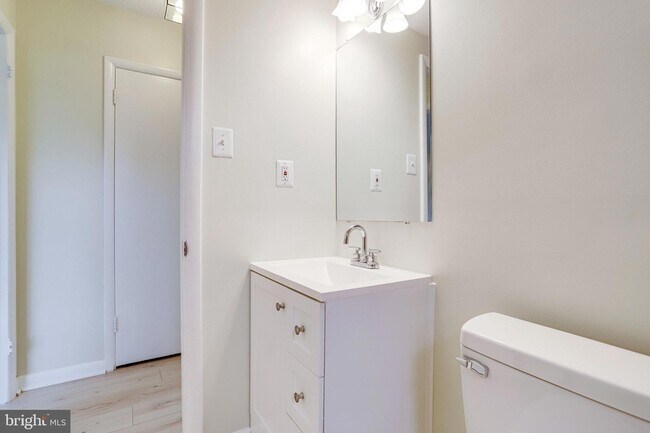 Building Photo - 3515 Washington Blvd