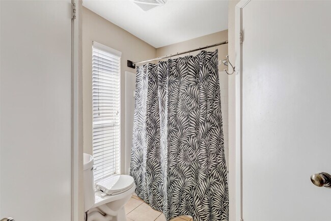 Building Photo - 7214 Dogwood Trail Dr