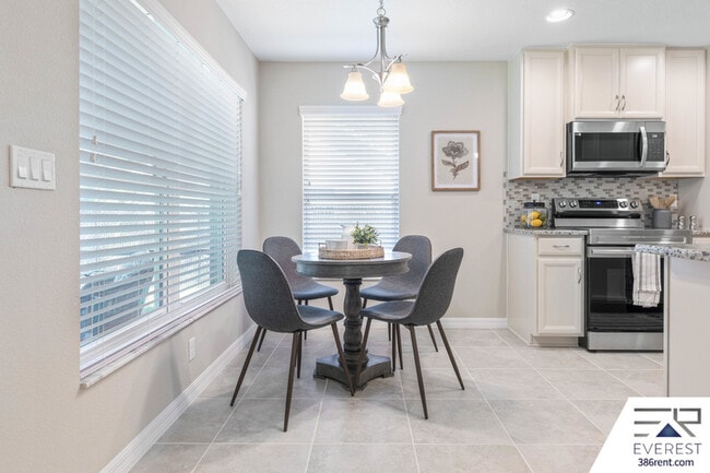 Building Photo - 10 Wildwood Pl