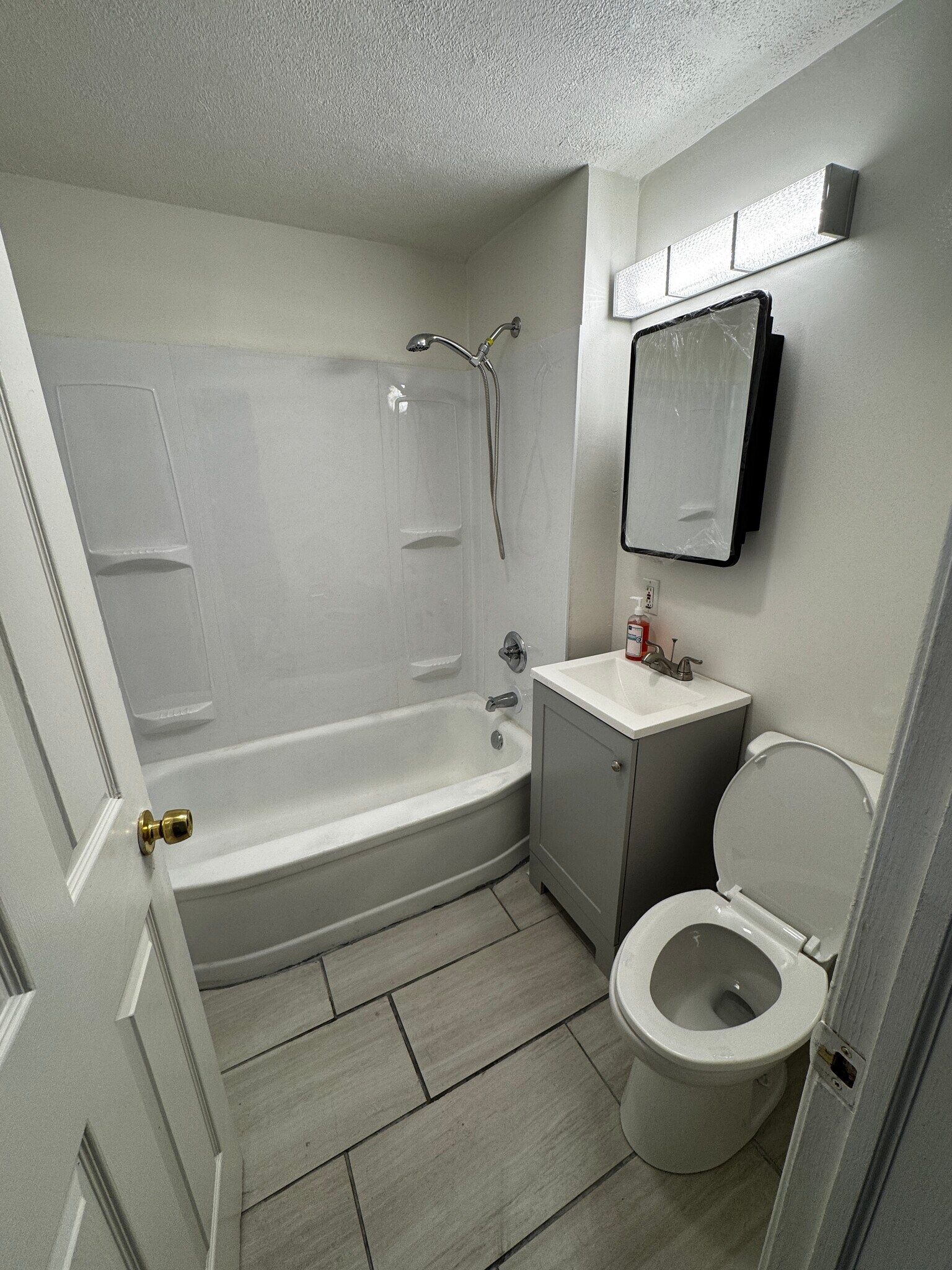 Building Photo - 1284 Slater Rd