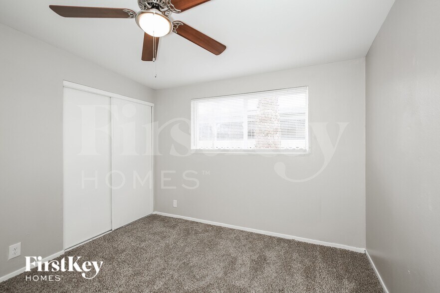 Building Photo - 4747 Everman Dr