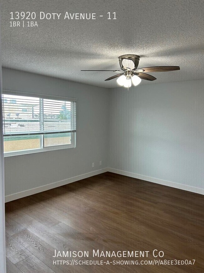 Building Photo - 13920 Doty Ave