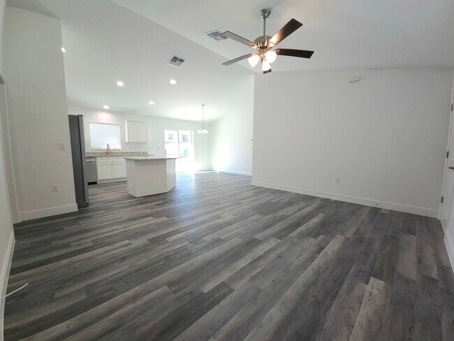 Building Photo - 8424 SW 135th Street Rd