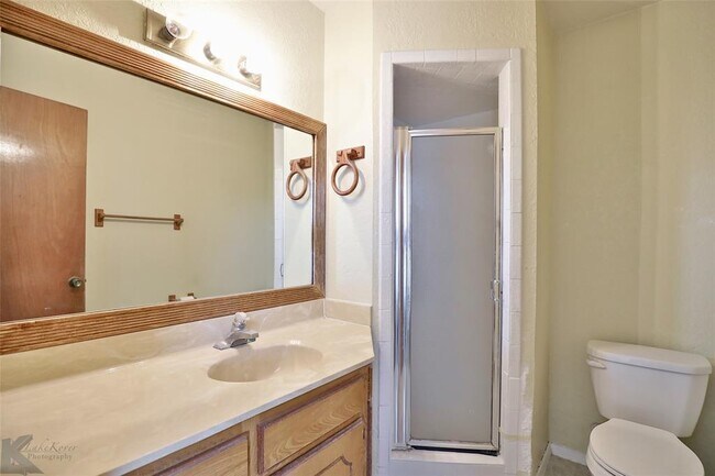 Building Photo - 5210 Meadowick Ln