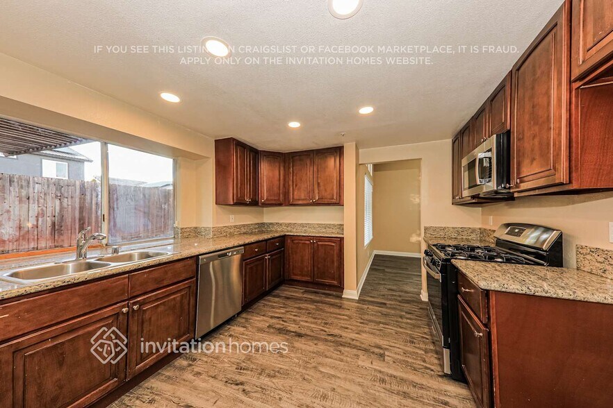 Building Photo - 11460 Winery Dr