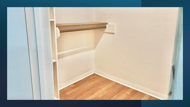Building Photo - 439 Woodrail Dr