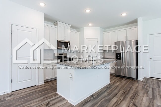 Building Photo - 120 Harpy Dr