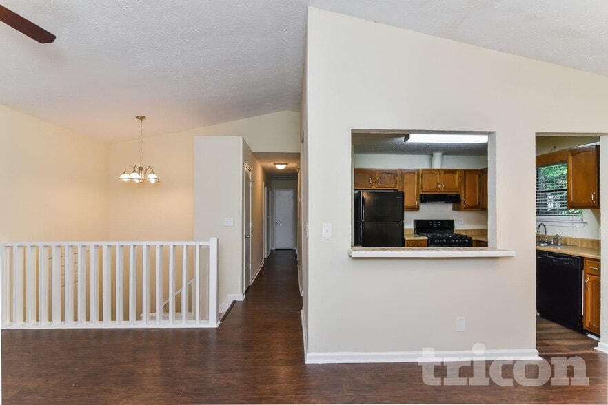 Building Photo - 2520 Hewatt Rd