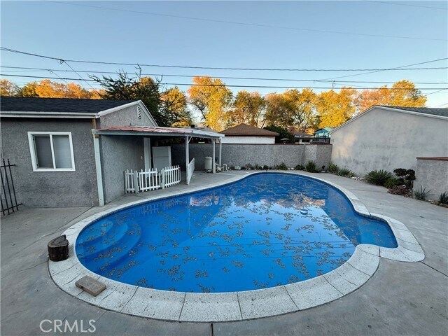 Building Photo - 732 Niles St