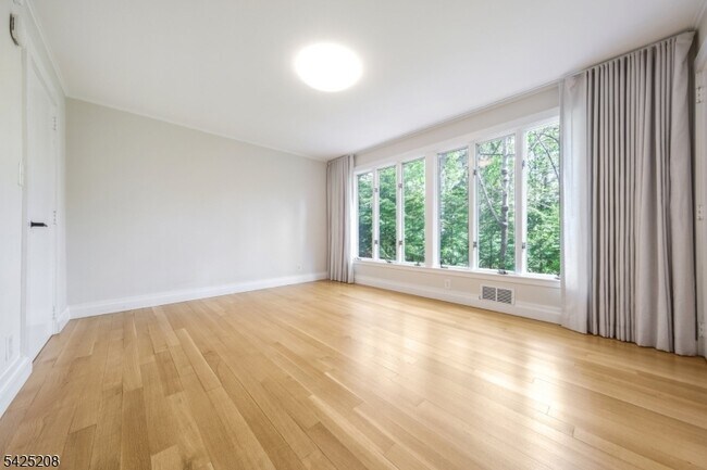 Building Photo - 293 Wyoming Ave