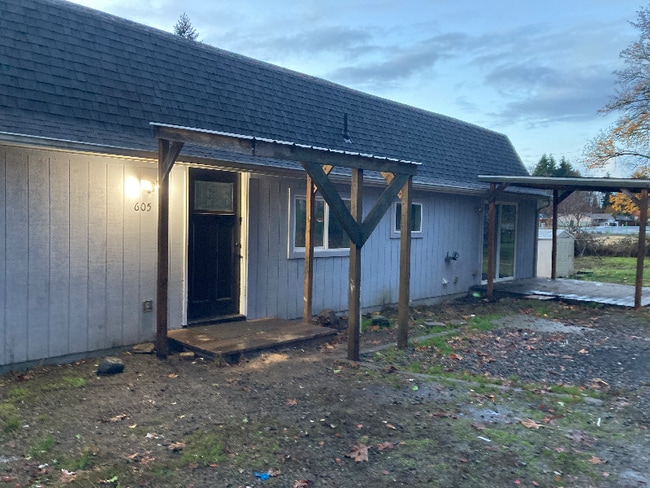 Building Photo - 605-98ths 98th St S