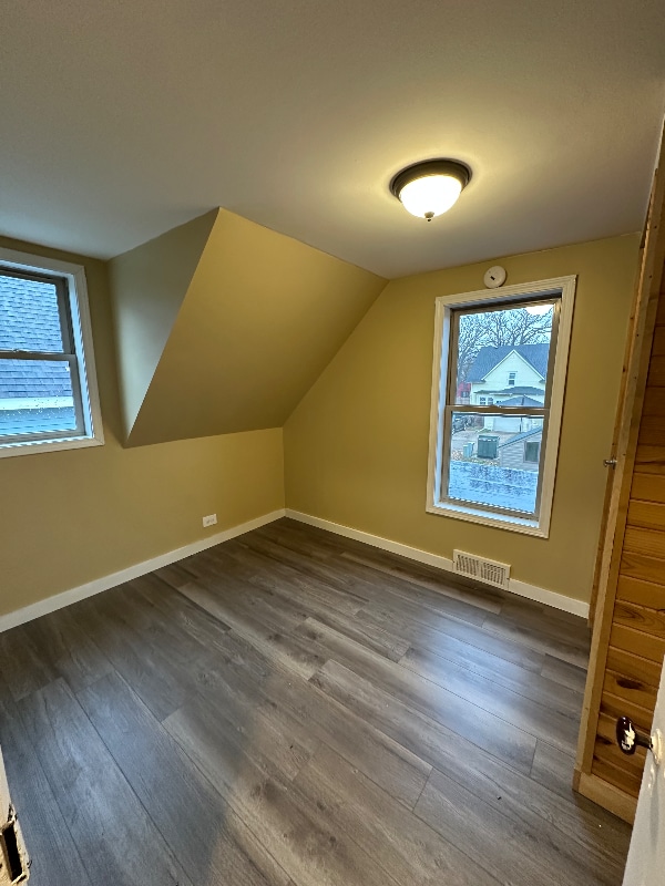 Building Photo - 109 Kendall Ave S