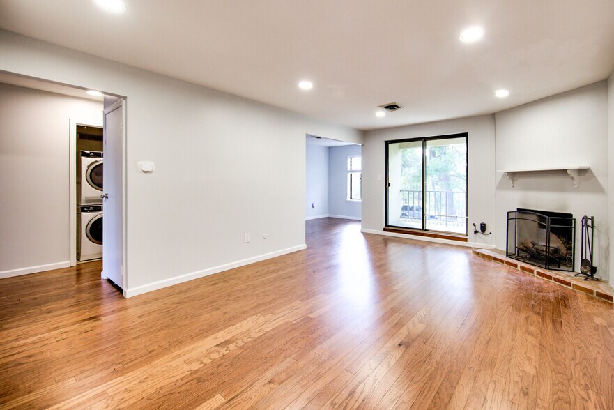 Building Photo - 411 W Conestoga Rd