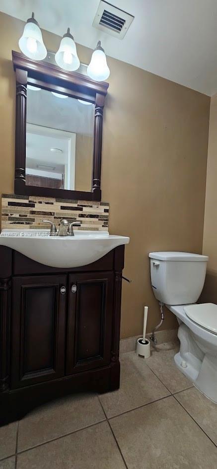 Building Photo - 2025 NE 164th St