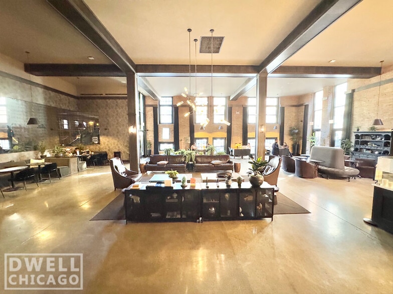 Building Photo - 1513 W Adams St