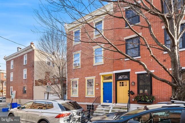 Building Photo - 705 S Warnock St