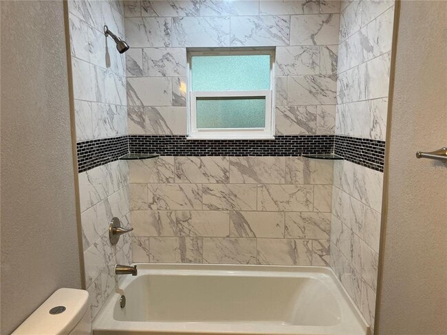 Building Photo - 38415 9th Ave