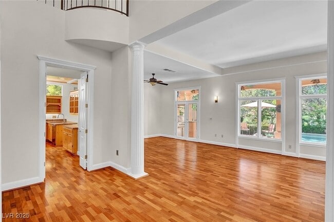 Building Photo - 9005 Opus Dr
