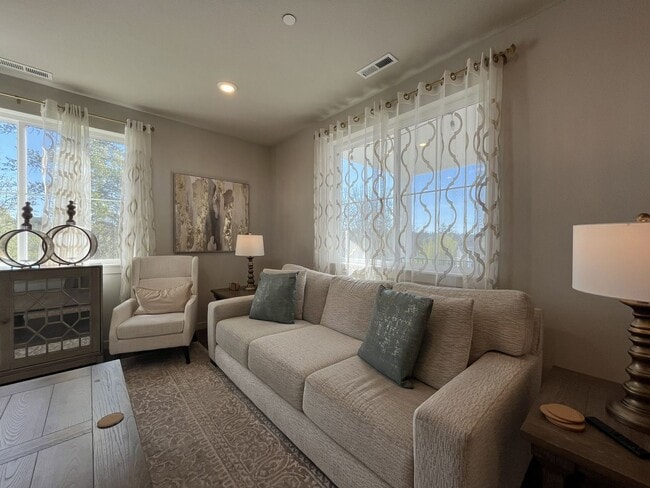 Building Photo - Spacious 5BR Home Near Mountainside High School with Loft, Balcony & Large Kitchen