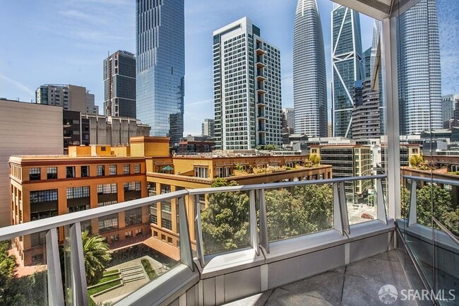 Building Photo - 333 Beale St