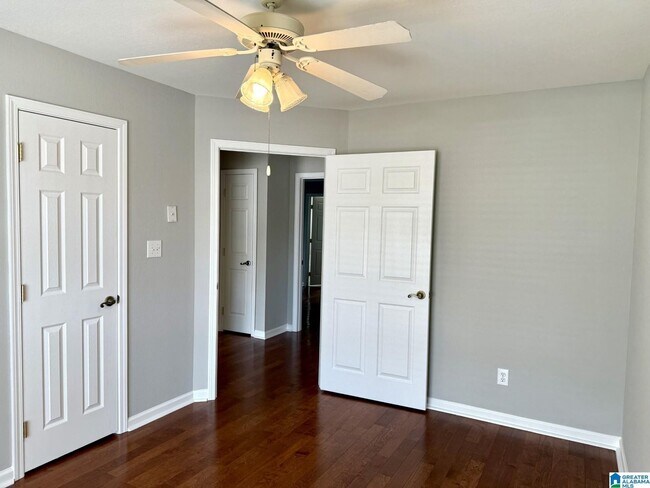 Building Photo - 3 Bed 2 Bath Home In Calera With 2 Car Garage And Fenced In Back Yard