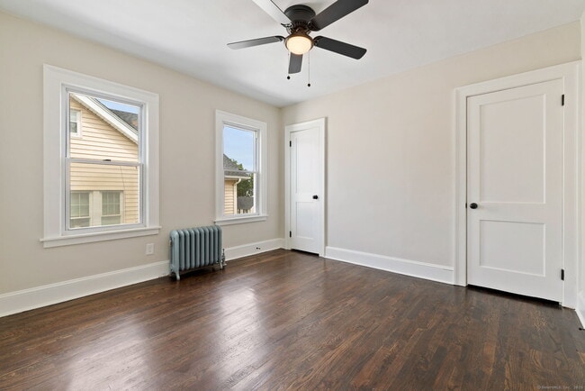 Building Photo - 279 Linwood St