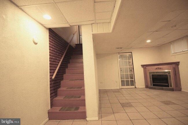 Building Photo - 1818 Longford Dr