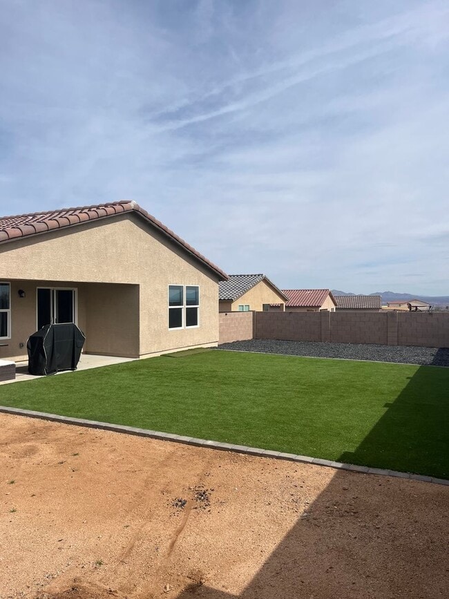 Building Photo - Beautiful 4 Bedroom 3 Bathroom home in the highly desired neighborhood at Canyons at Whetstone in...