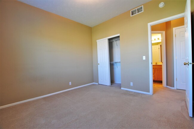 Building Photo - 3 bedroom / 2 Bath in Millard!