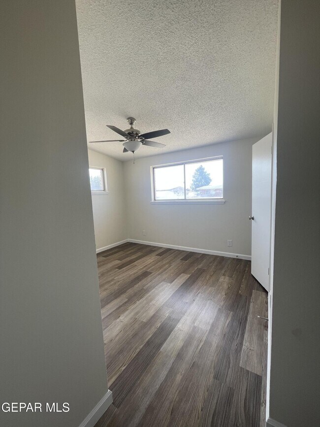 Building Photo - 4449 Finch Way