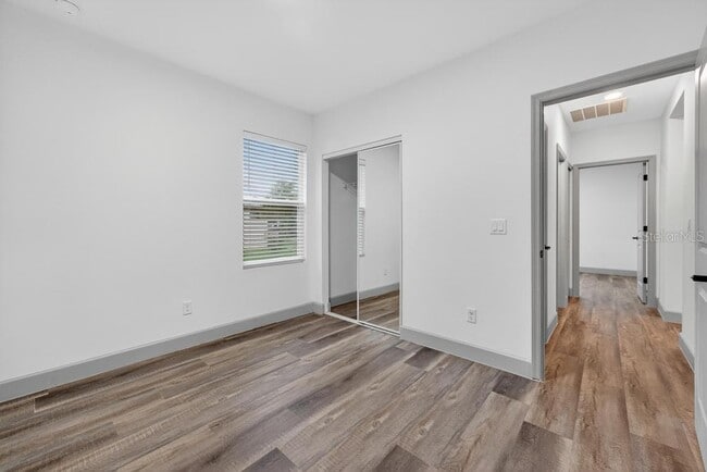 Building Photo - 2252 Fernwood St