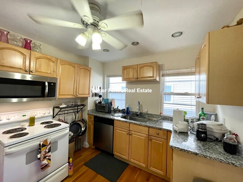 Primary Photo - 290 Boston Ave
