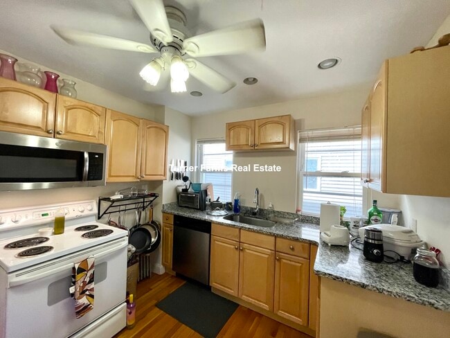 Building Photo - 290 Boston Ave