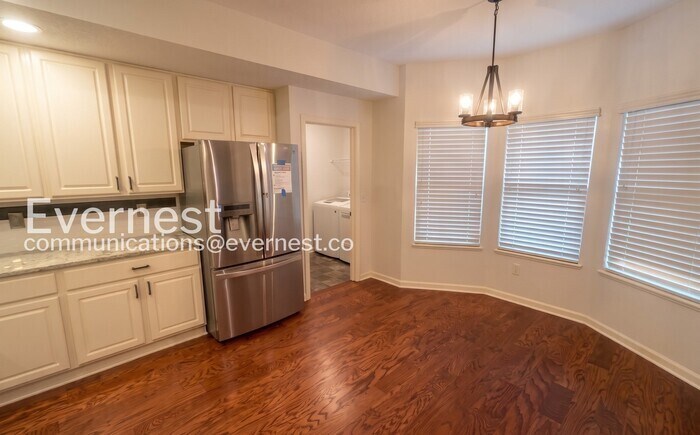 Building Photo - 1084 Ashcraft Ave